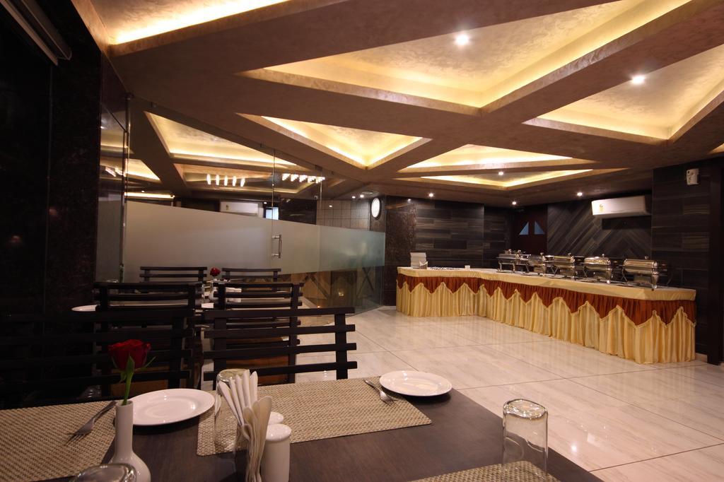 Hotel Bait Inn Ahmedabad Exterior photo